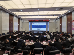 <strong>取会教师环绕规划中的成长方针、学科扶</strong>